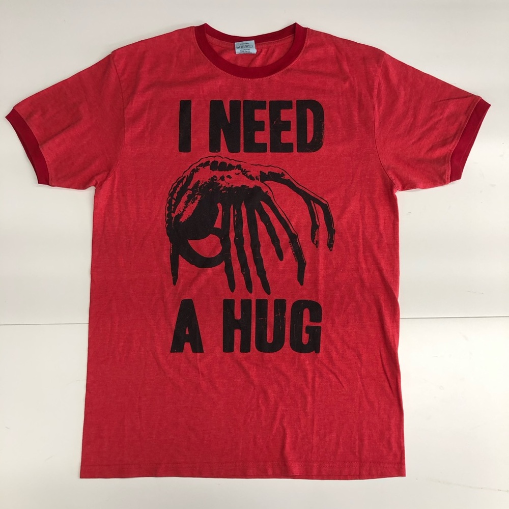 I NEED A HUG T-SHIRT (M)
